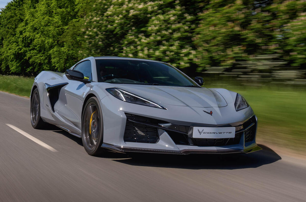 Corvette E RAY review 2025 001