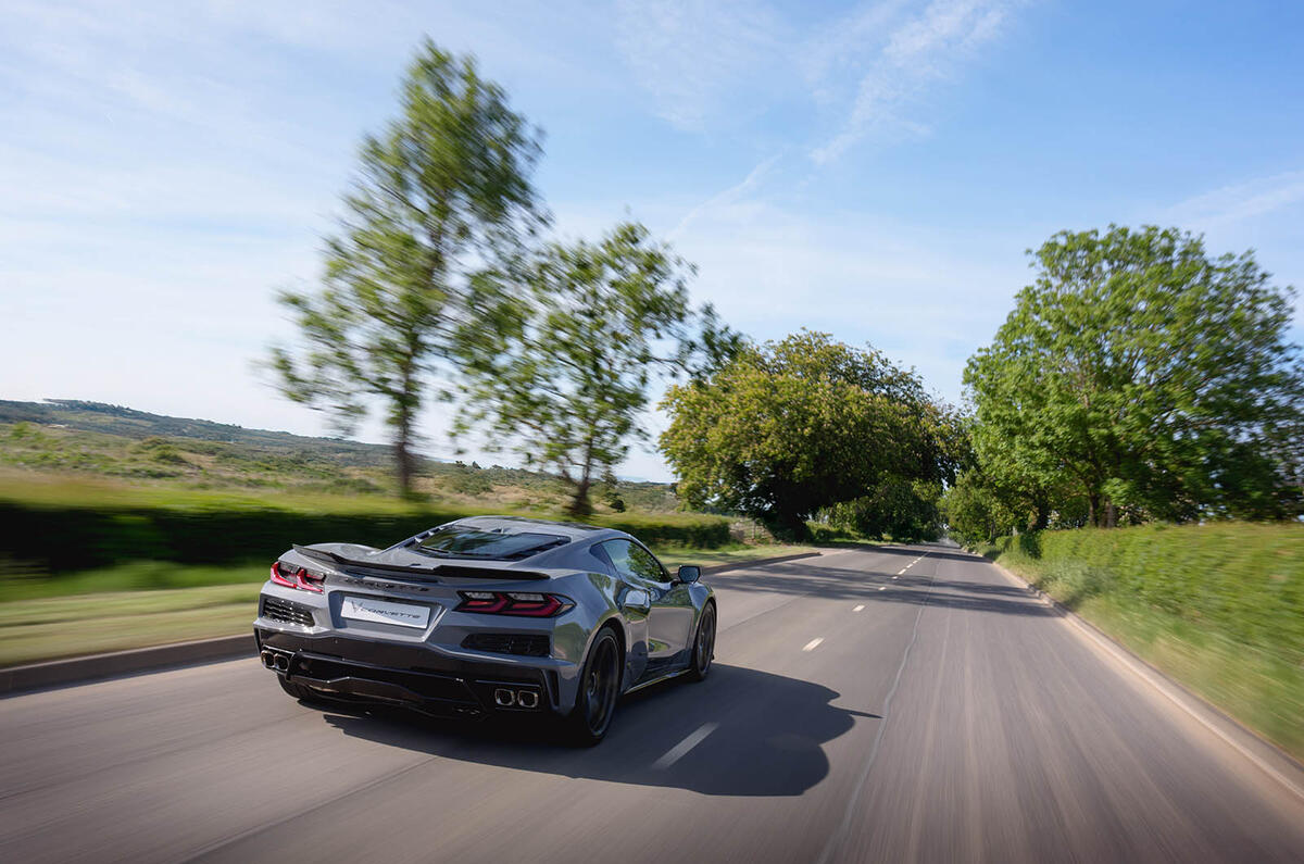 Corvette E RAY review 2025 002