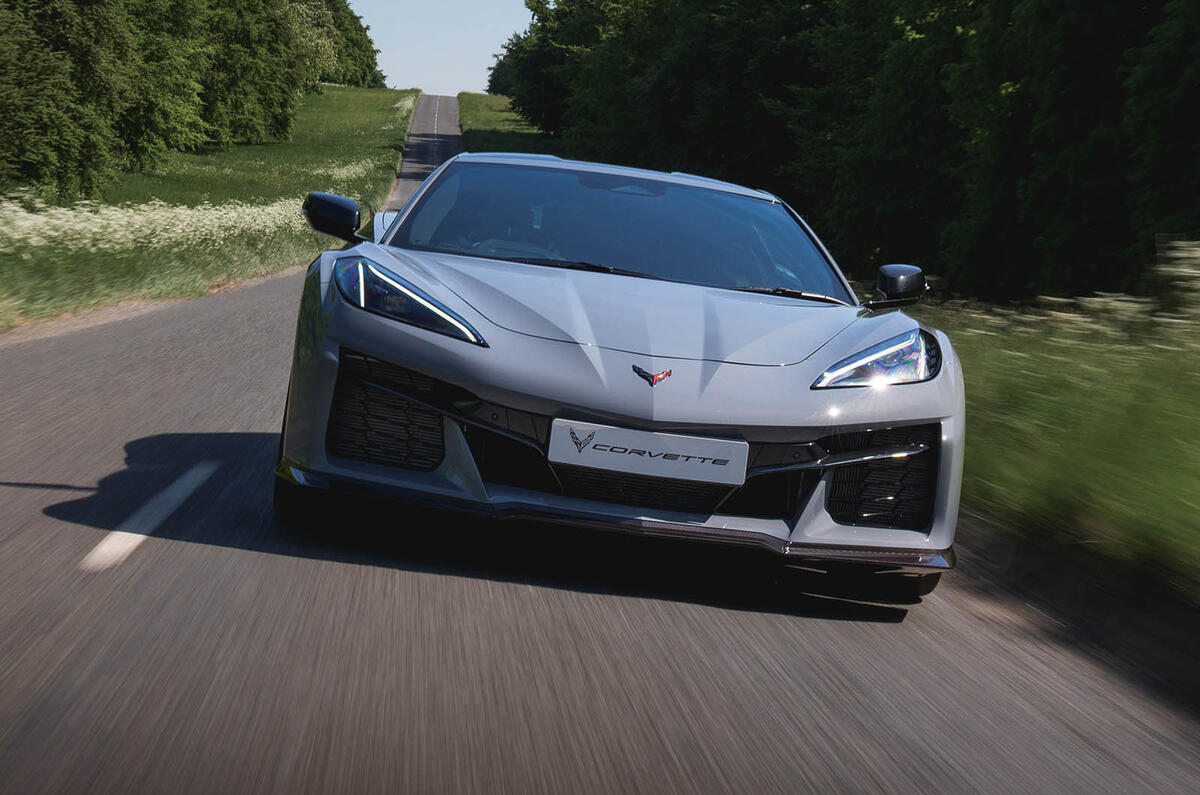 Corvette E RAY review 2025 010