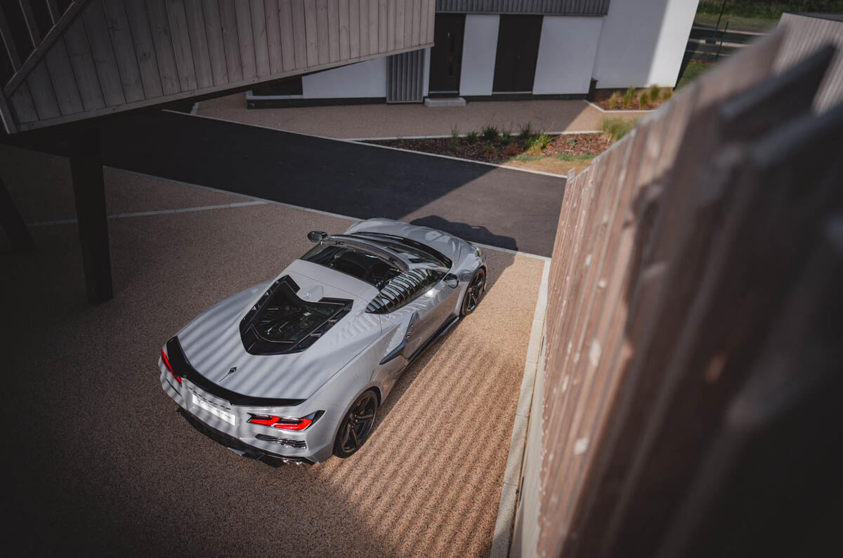 Corvette E RAY review 2025 012