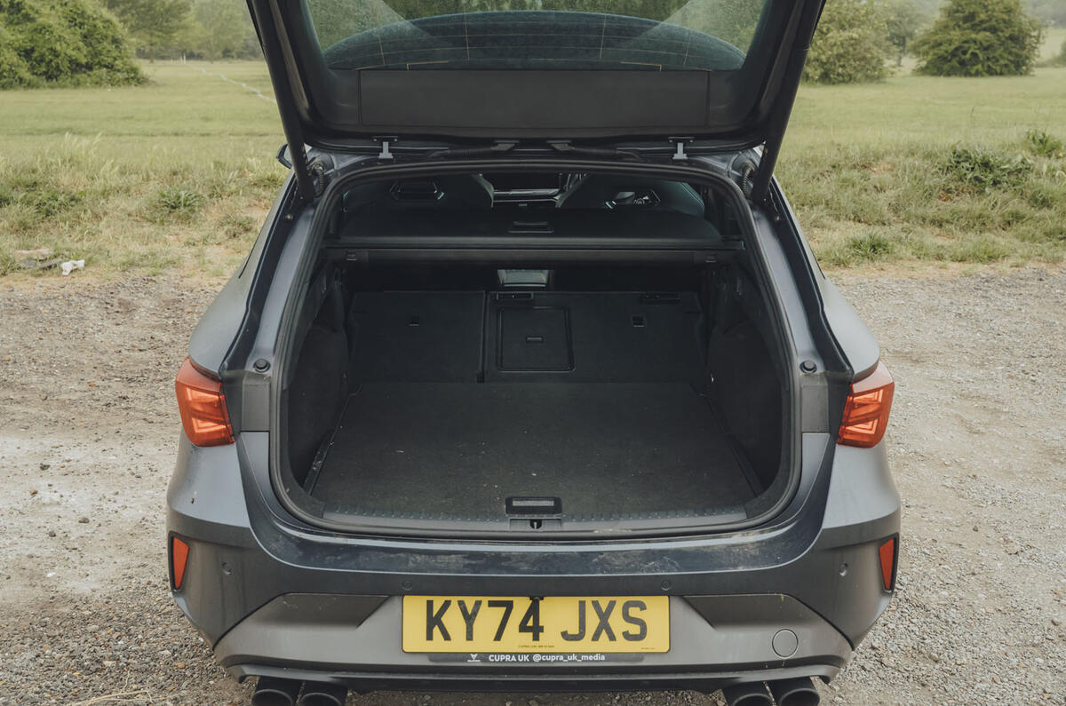 Cupra Estate LT 2025   ME 7