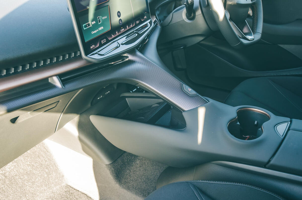 cupra tavascan rt 2024 centre console 9