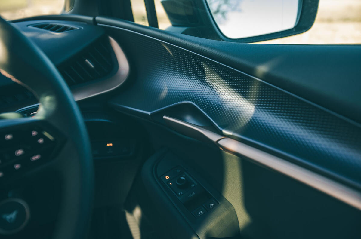 cupra tavascan rt 2024 door trim detail 18