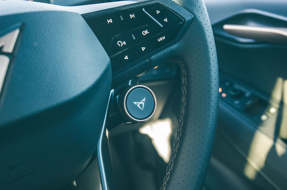 cupra tavascan rt 2024 wheel controls 15