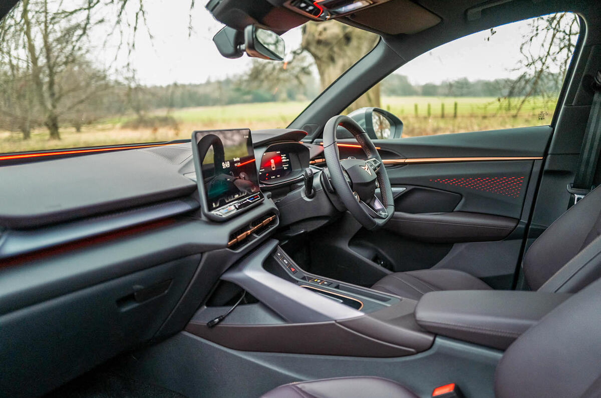 Revue Cupra Terramar 2024 010 