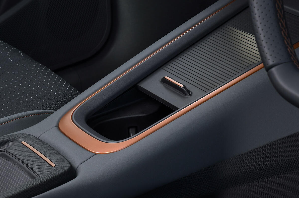 Cupra VZ 2024 cup holder 4533 Cupra VZ 2024 cup holder 4533