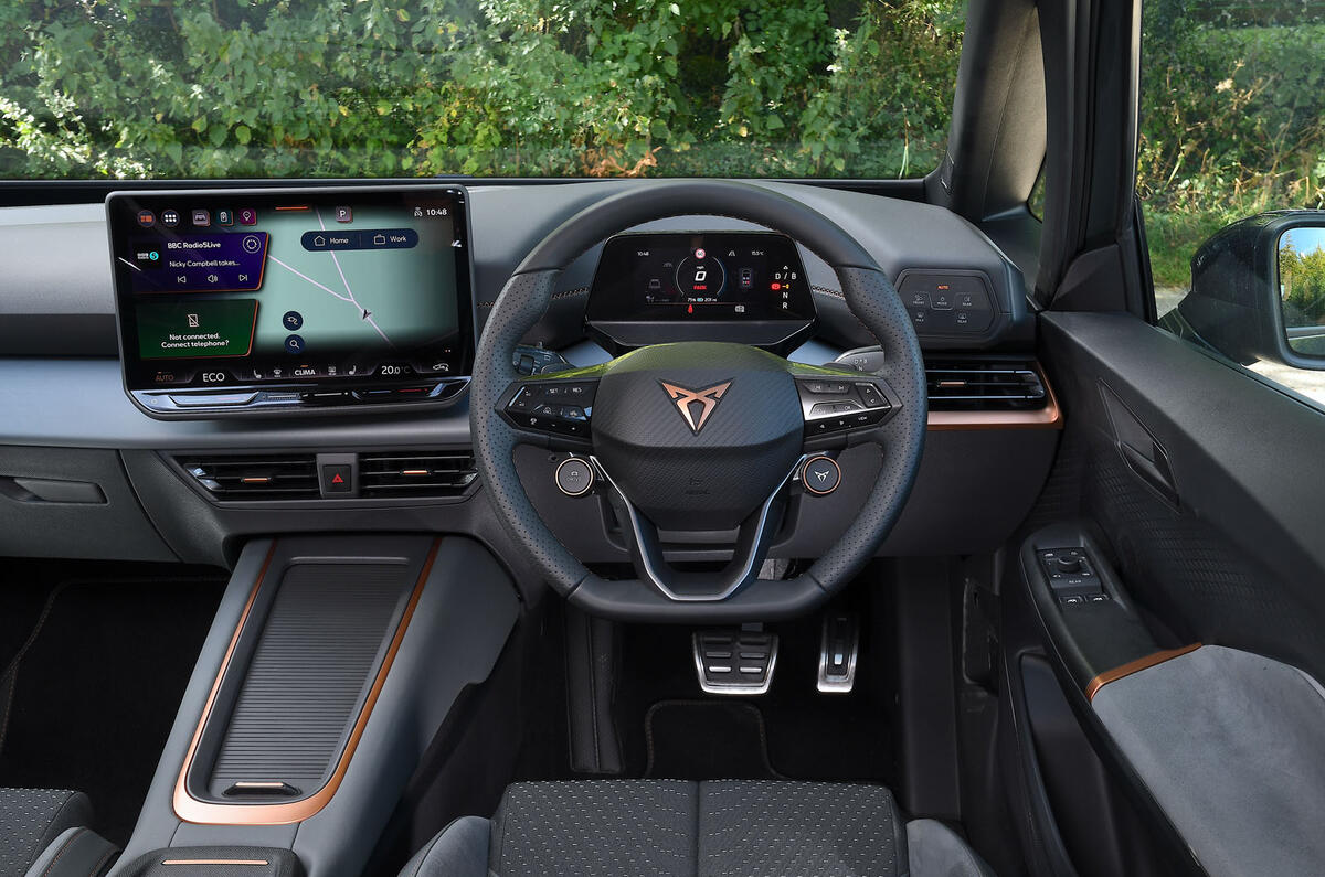 Cupra VZ 2024 dash 4525 Cupra VZ 2024 dash 4525