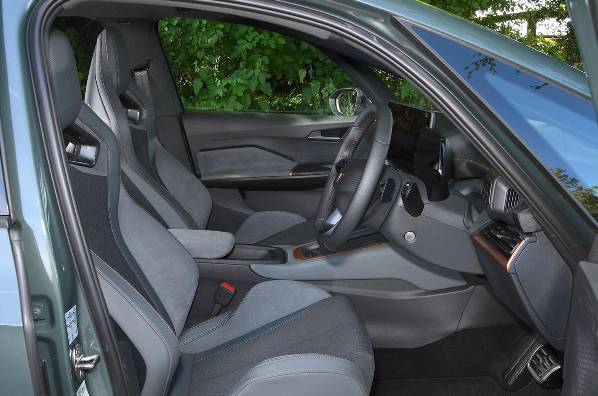 Cupra VZ 2024 frt seats 4520 Cupra VZ 2024 frt seats 4520