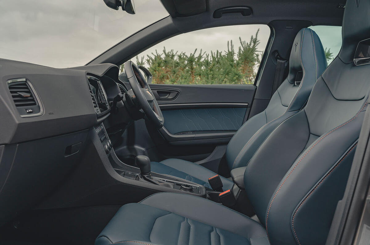 Sièges avant de la Cupra Ateca