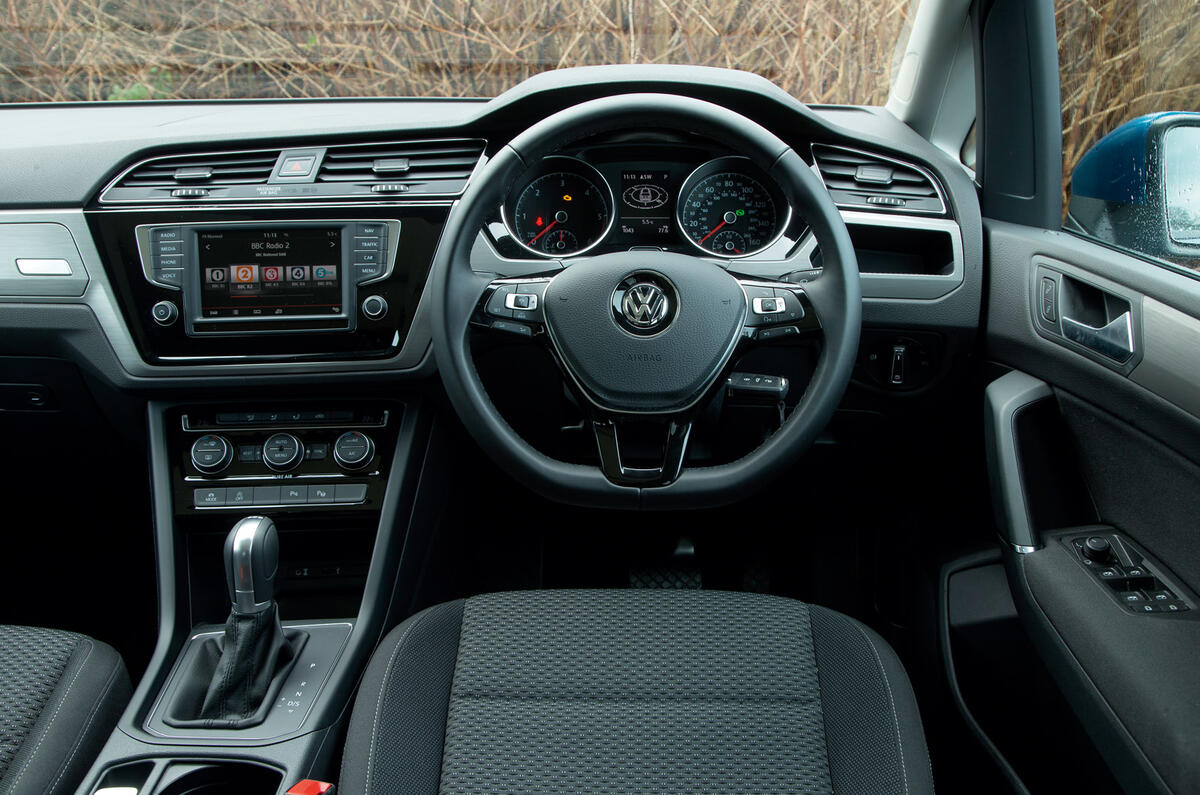 Volkswagen Touran interior