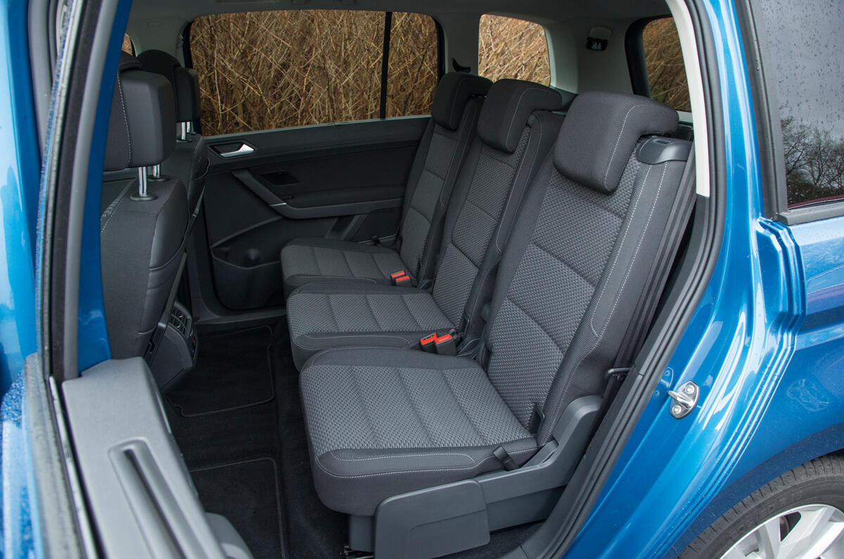 Volkswagen Touran middle seats