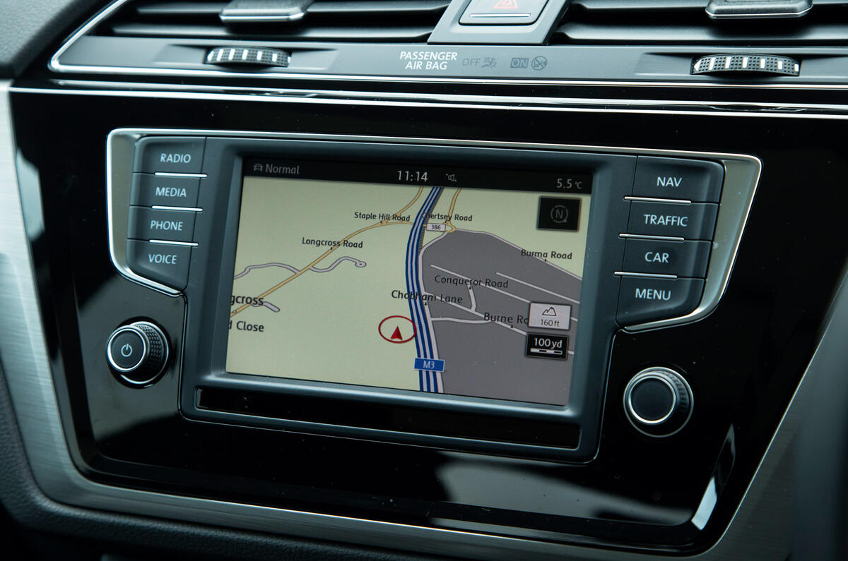 Volkswagen Touran infotainment system