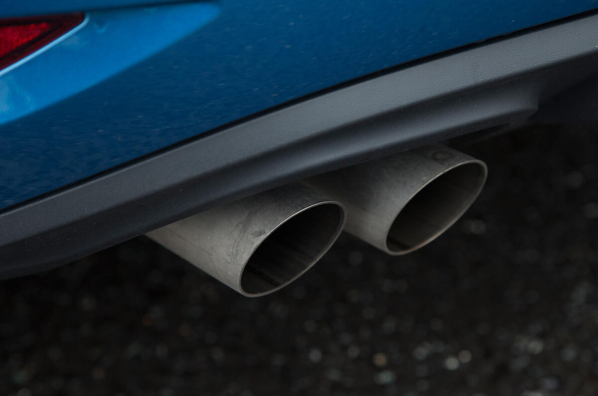 Twin Volkswagen Touran exhausts