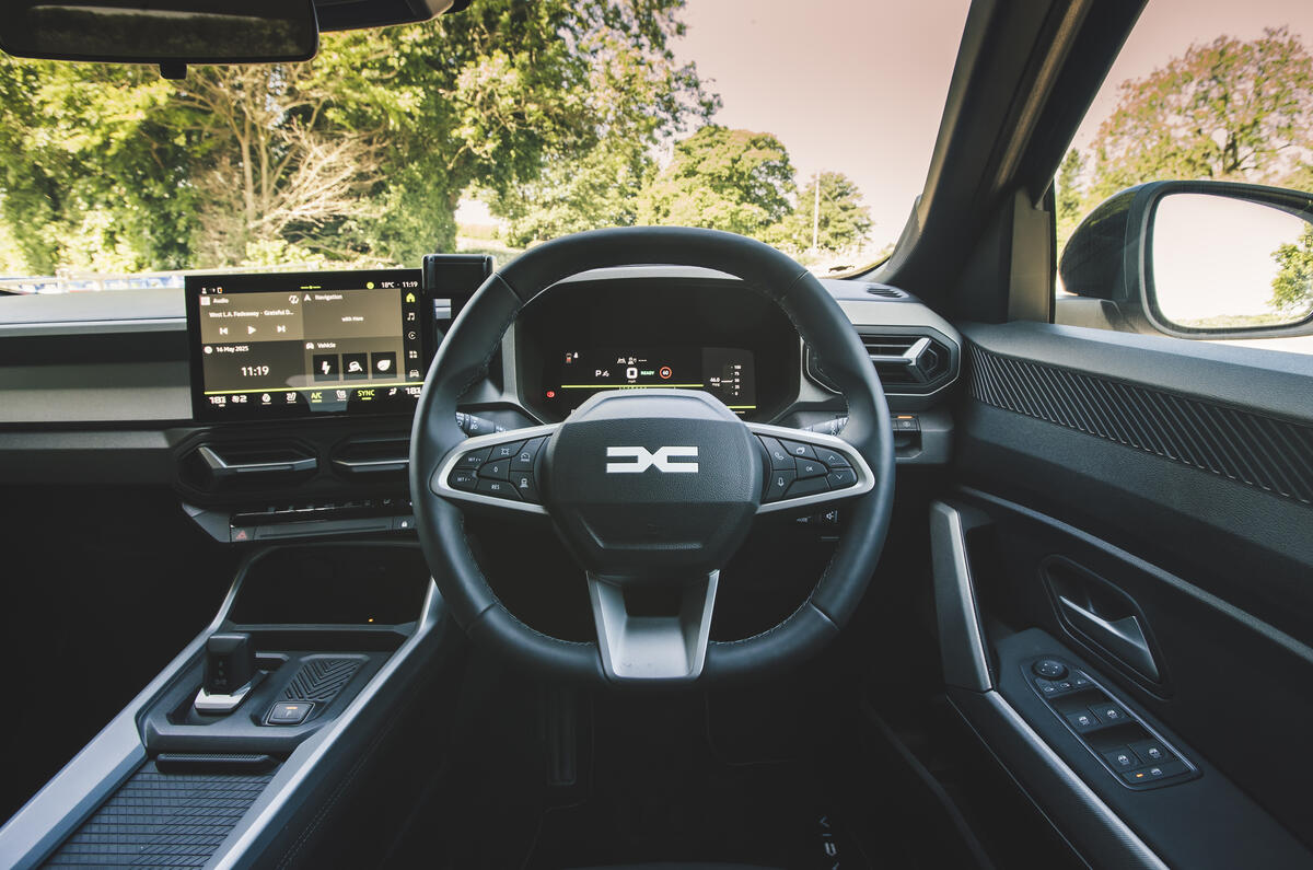 Dacia Bigster review 2025 11 dash Dacia Bigster review 2025 11 dash