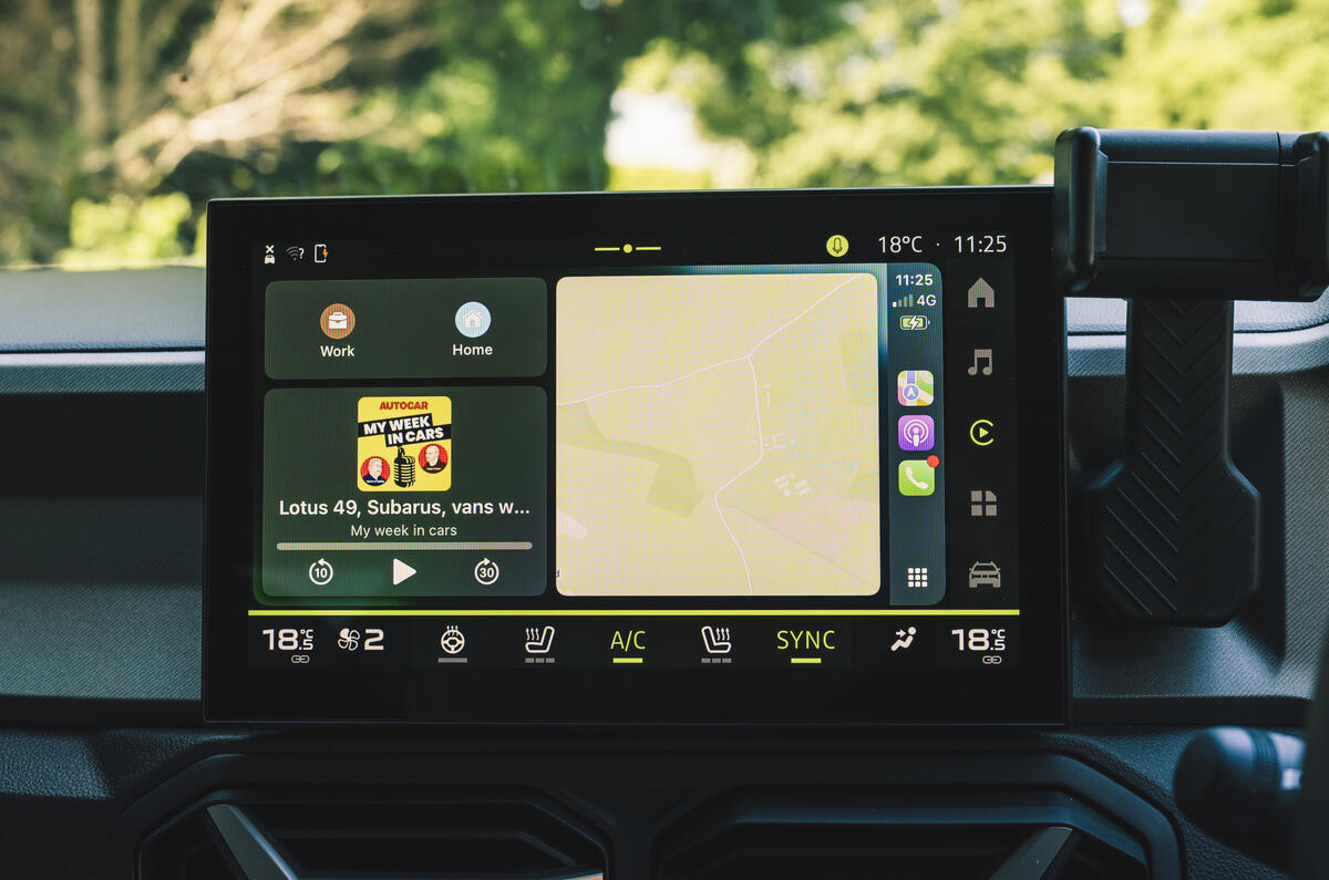 Dacia Bigster review 2025 12 infotainment Dacia Bigster review 2025 12 infotainment
