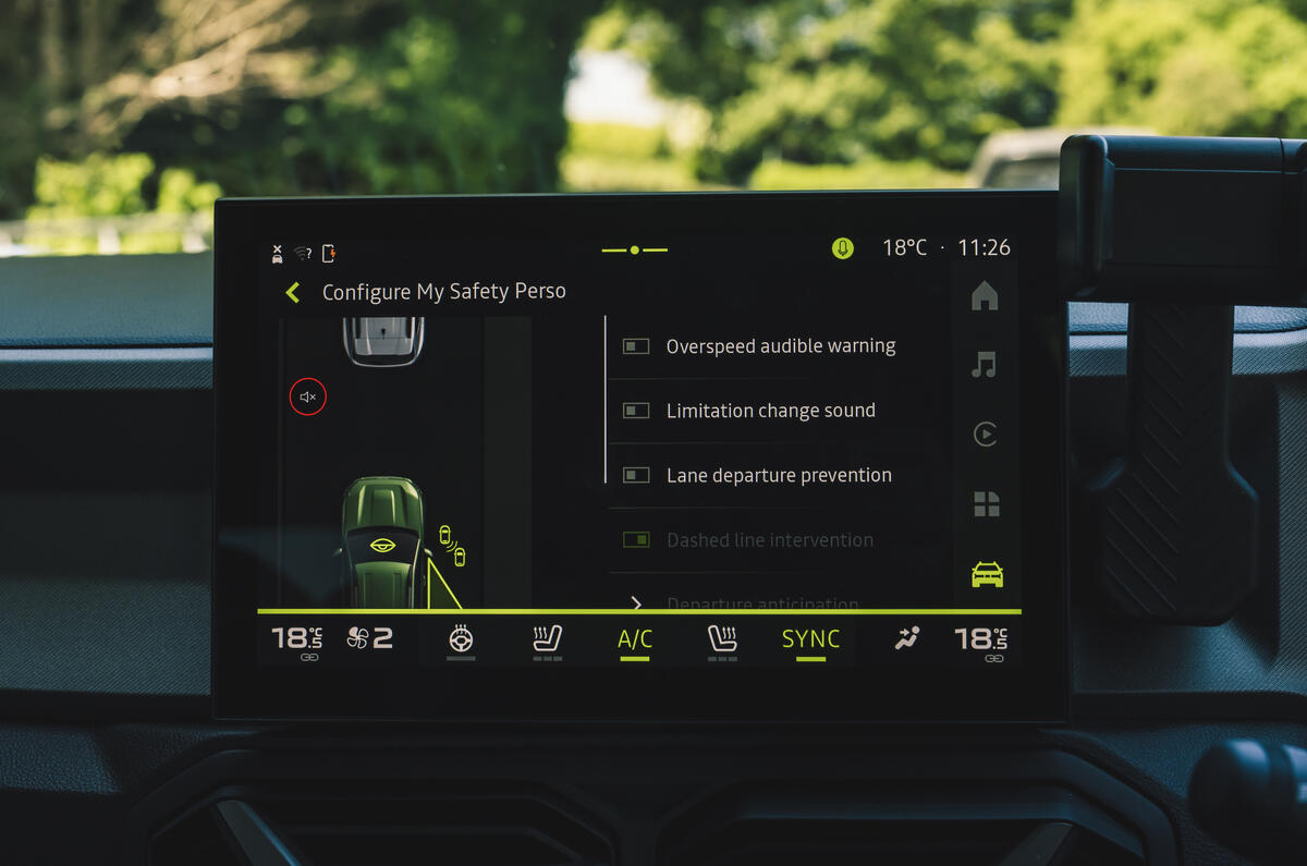 Dacia Bigster review 2025 13 infotainment Dacia Bigster review 2025 13 infotainment
