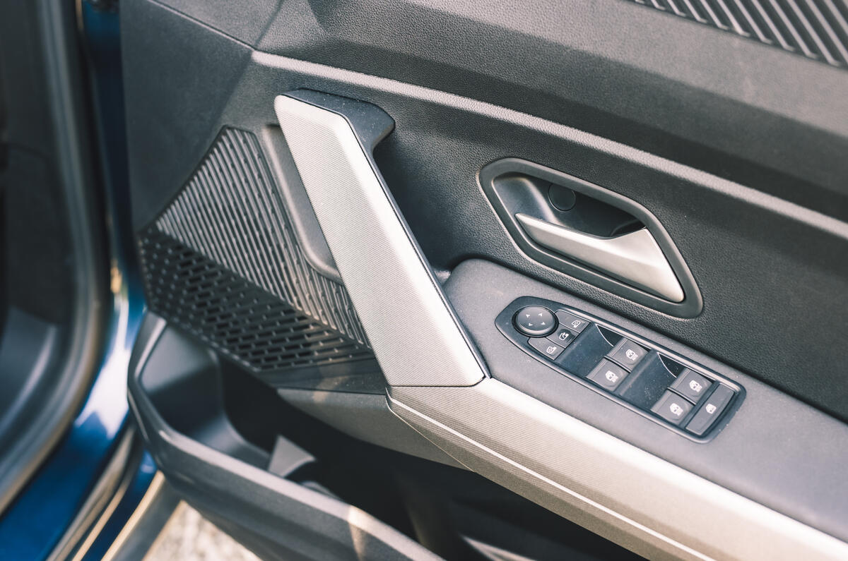 Dacia Bigster review 2025 17 door card Dacia Bigster review 2025 17 door card