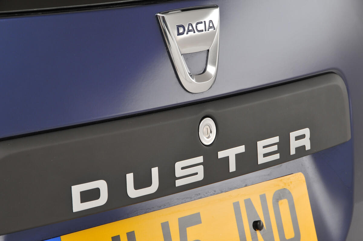 Dacia Duster badging