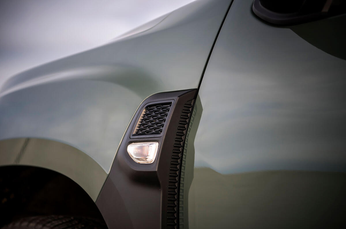 dacia duster road test 2023 08 detail dacia duster road test 2023 08 detail