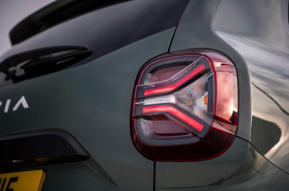 dacia duster road test 2023 09 rear light dacia duster road test 2023 09 rear light