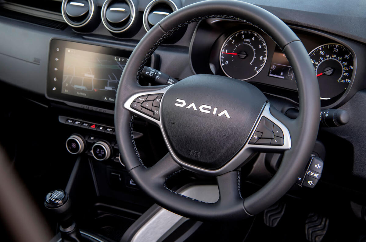 dacia duster road test 2023 13 steering wheel dacia duster road test 2023 13 steering wheel