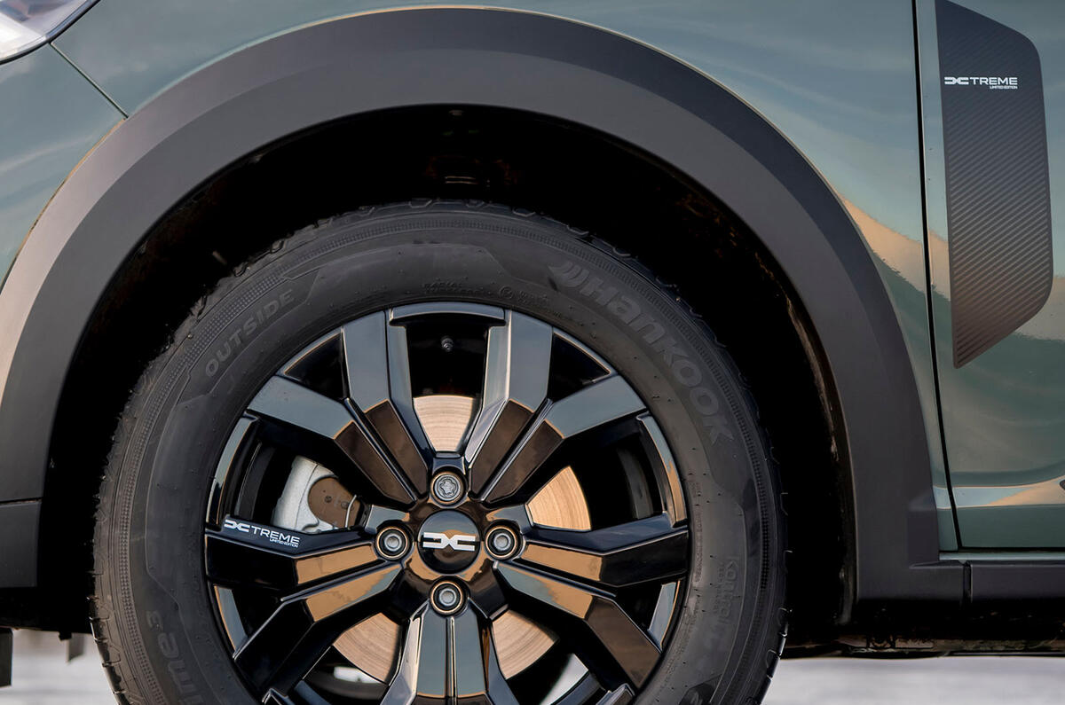 dacia jogger road test 2023 08 wheel