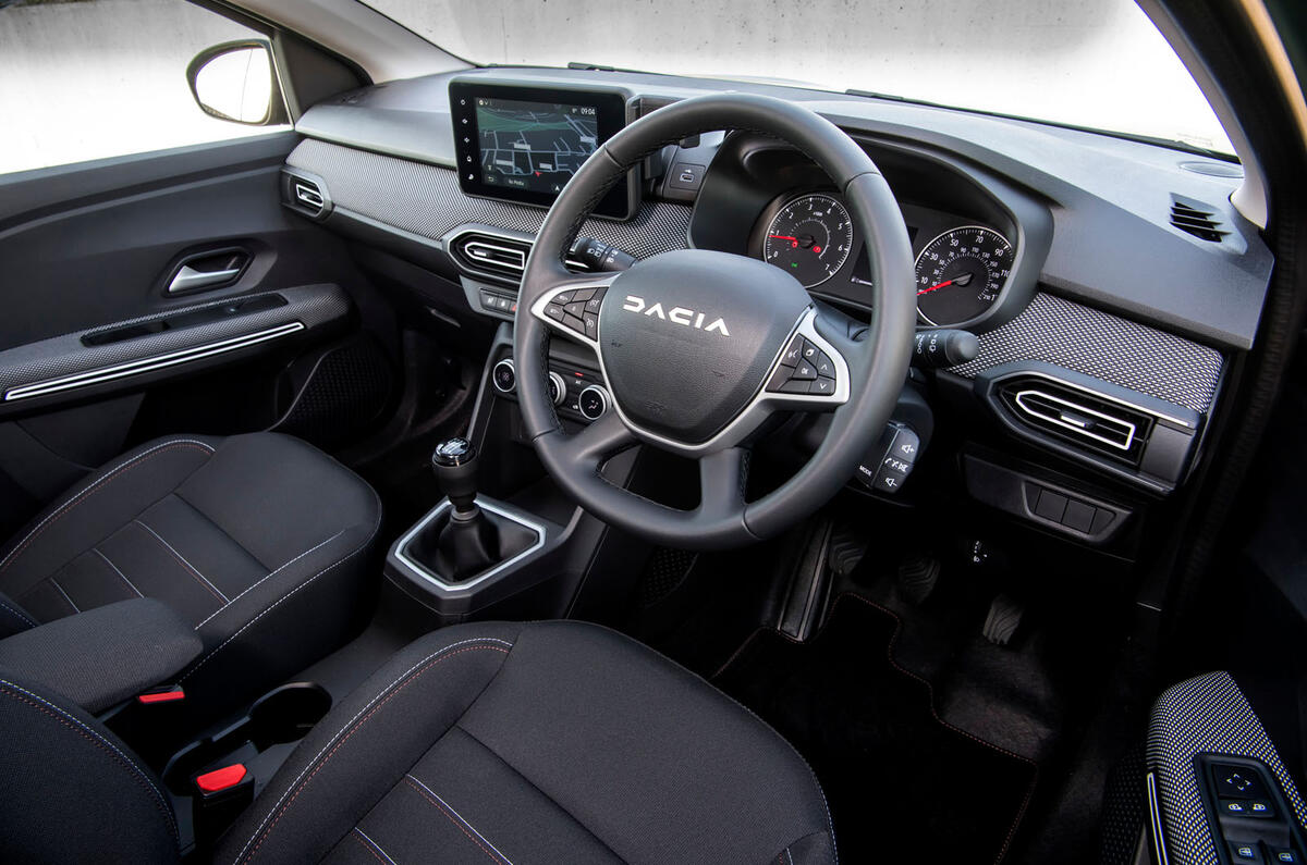 dacia jogger road test 2023 12 cabin