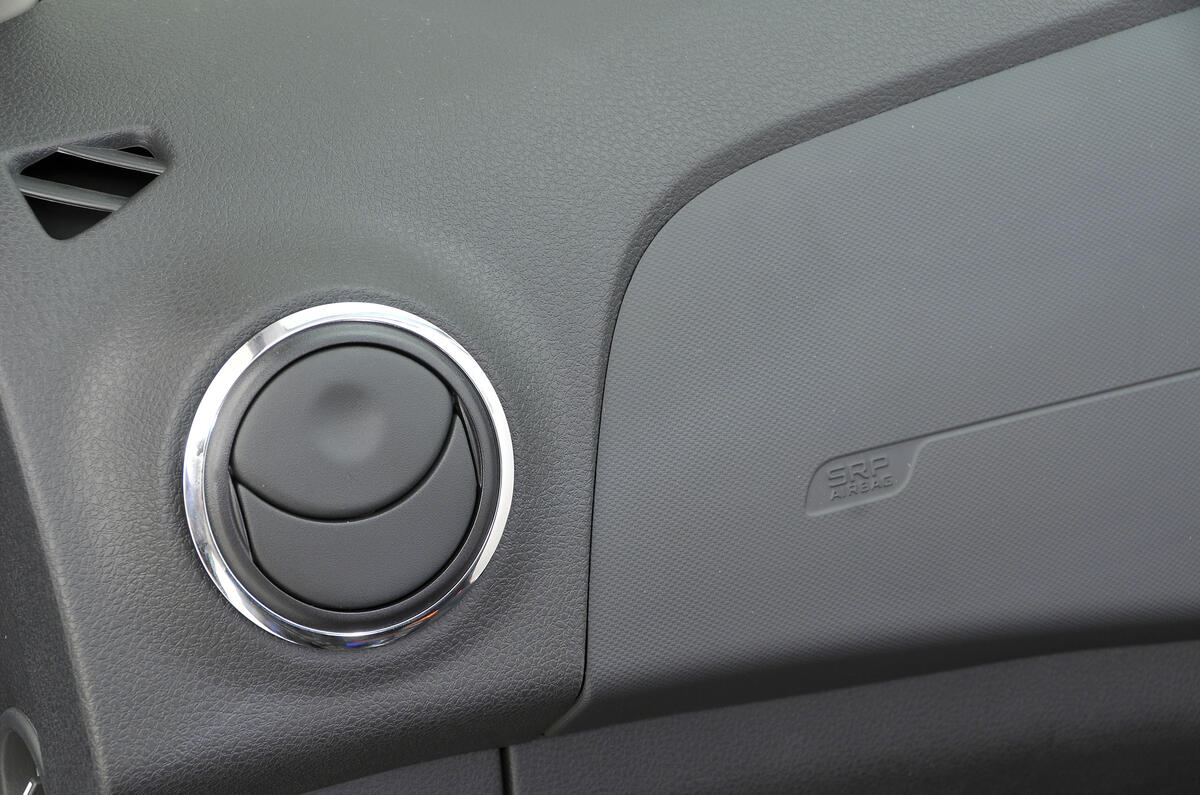 Dacia Sandero air vents