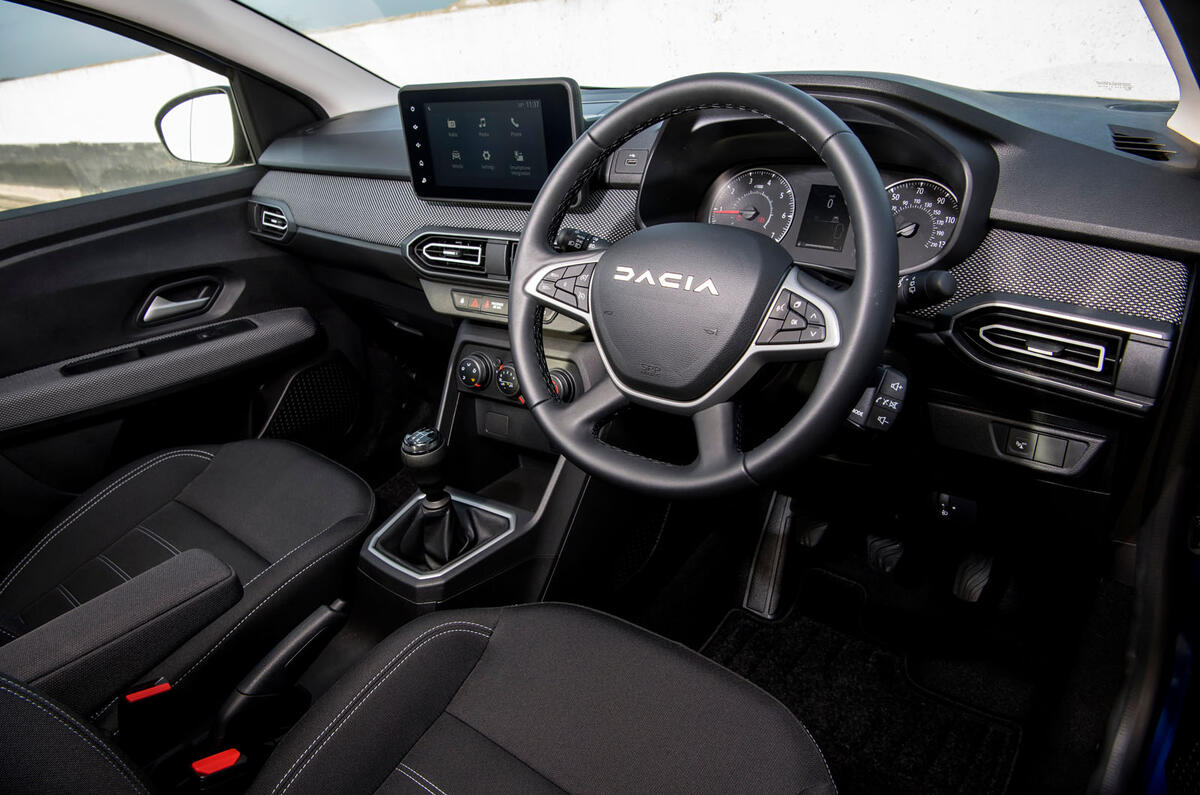 Dacia Sandero 2025 Review dash 01 Dacia Sandero 2025 Review dash 01