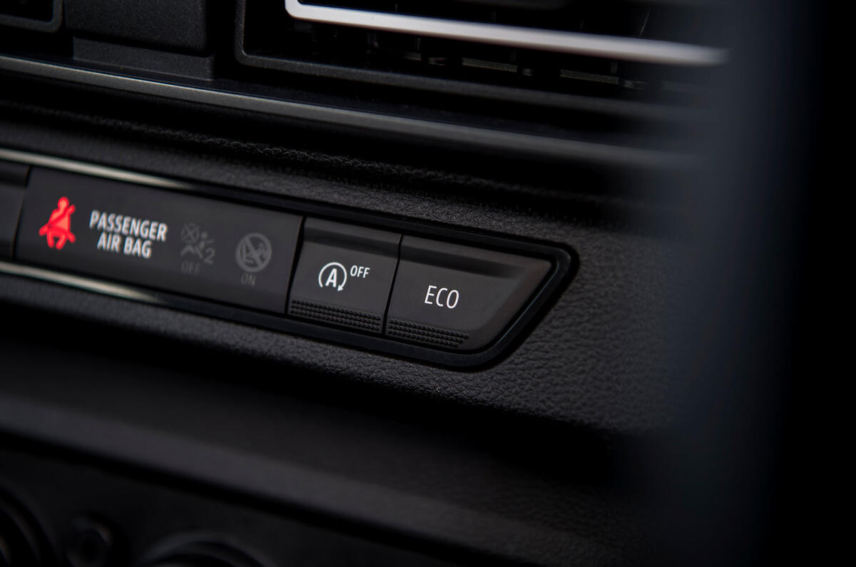 Dacia Sandero 2025 Review drive mode detail l8 Dacia Sandero 2025 Review drive mode detail l8