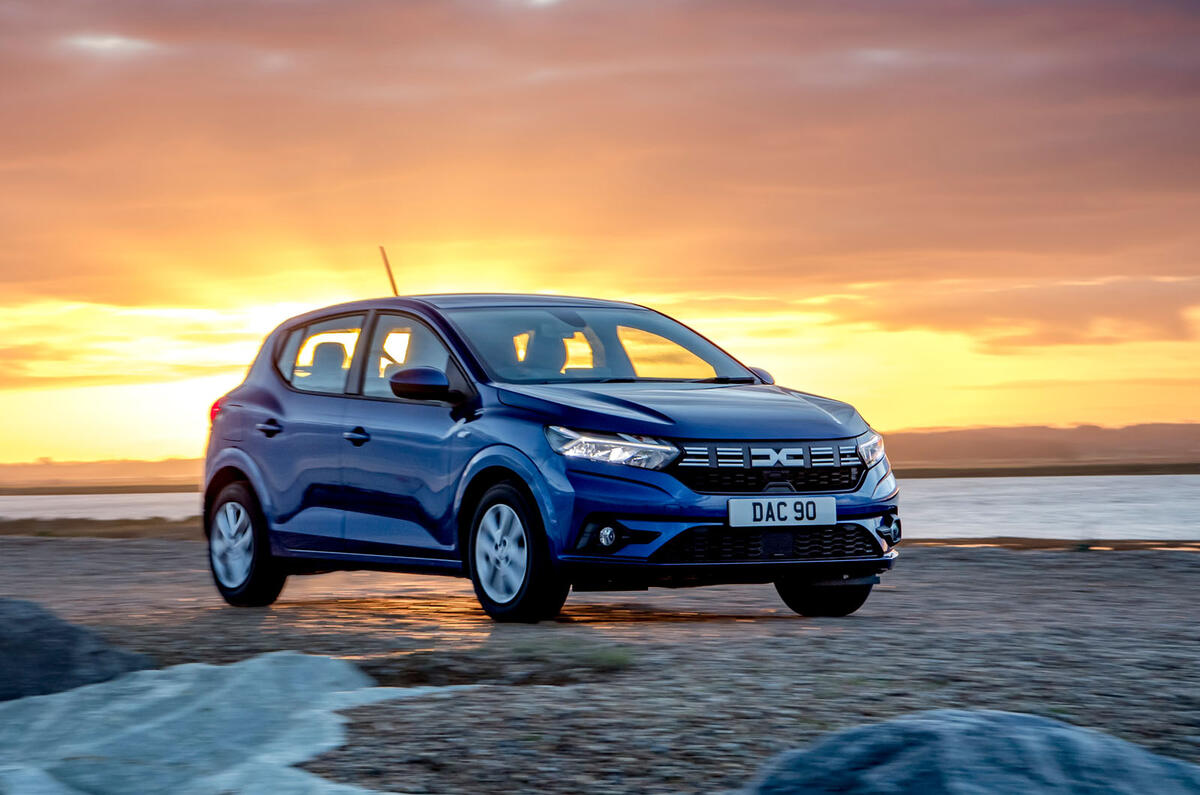 Dacia Sandero 2025 Review front action 08 Dacia Sandero 2025 Review front action 08