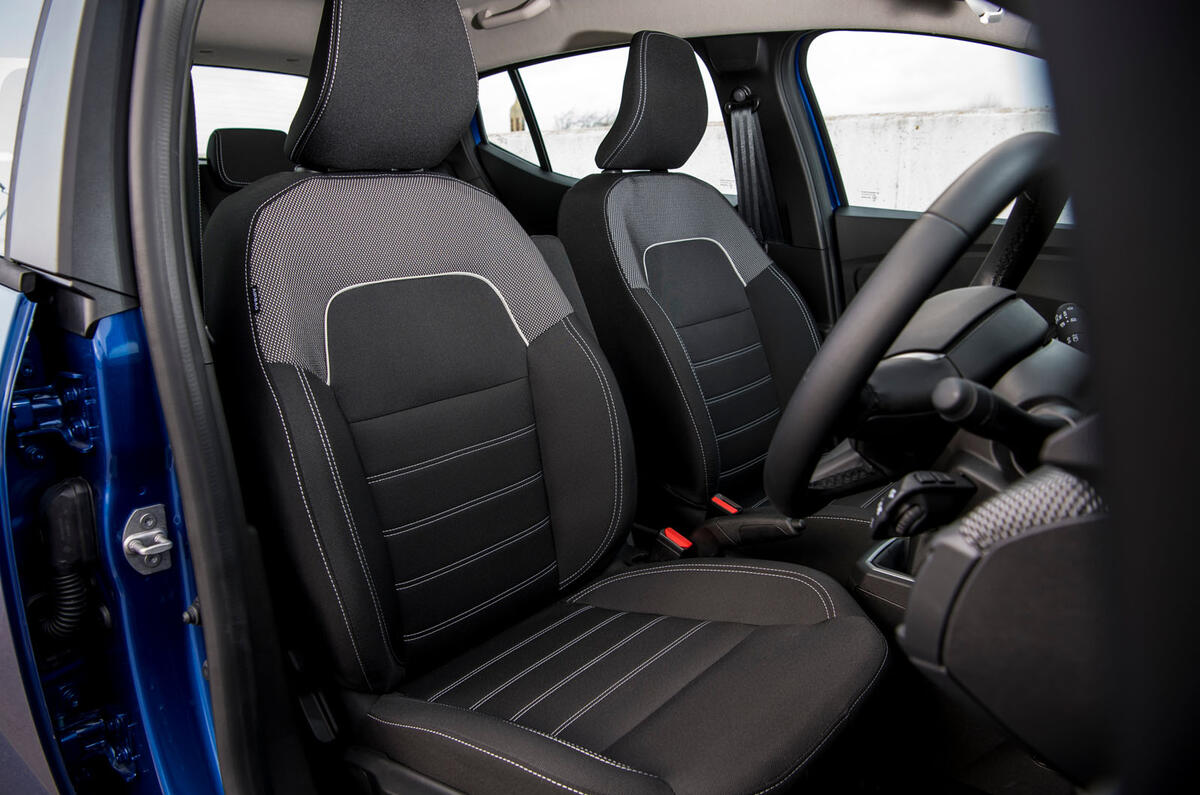 Dacia Sandero 2025 Review front seats l5 Dacia Sandero 2025 Review front seats l5