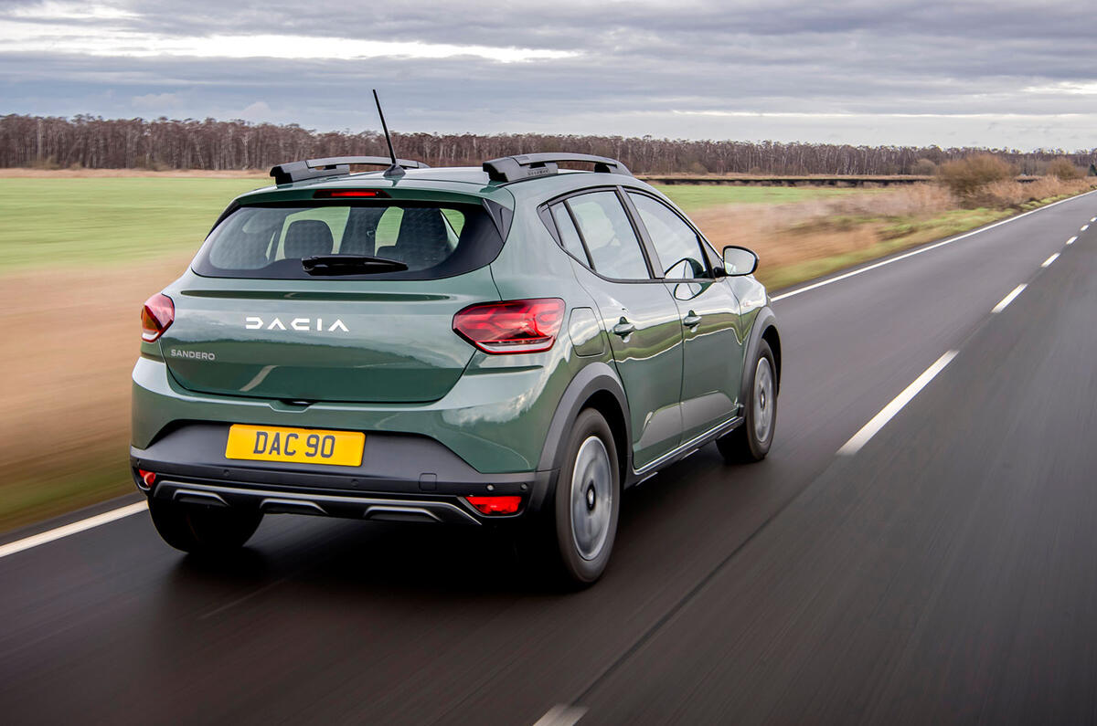 dacia sandero stepway road test review 2023 02 tracking rear