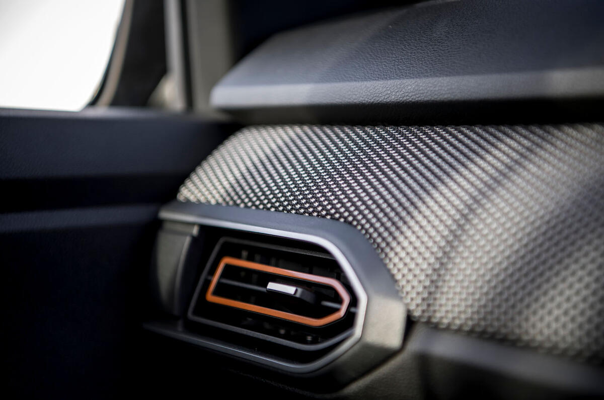 dacia sandero stepway road test review 2023 12 trim