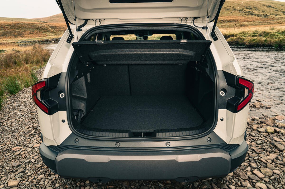Dacia Duster review   boot Dacia Duster review   boot