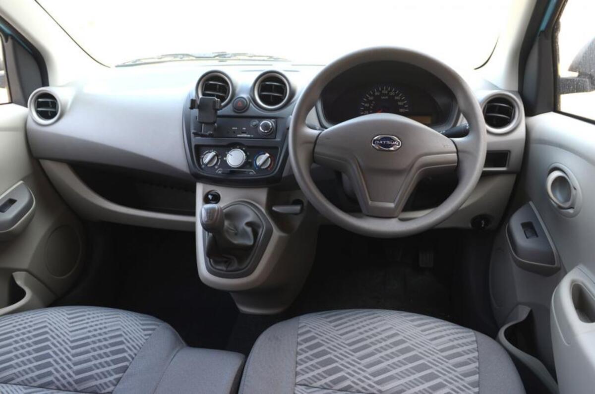 Datsun Go dashboard
