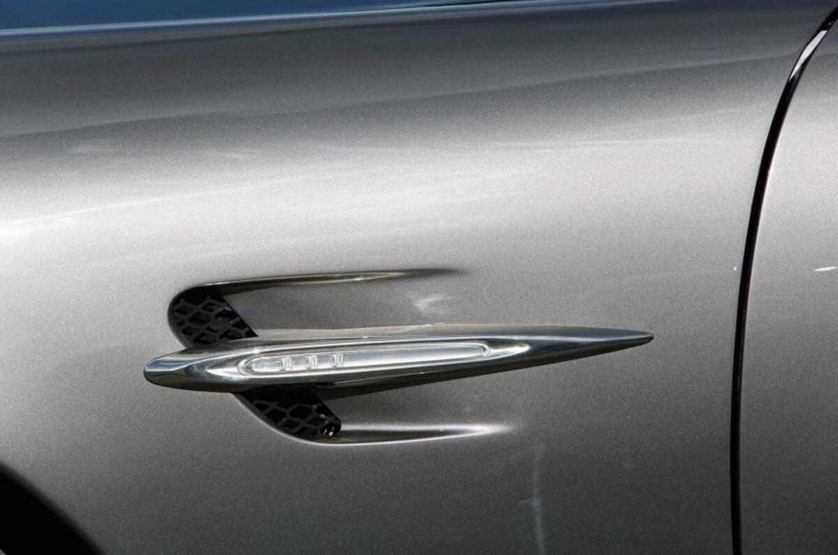 Speedback GT chrome trim
