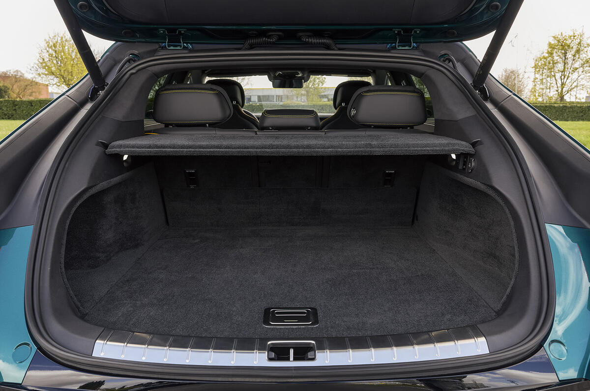 DENZA Z9GT 004INTERIOR 106