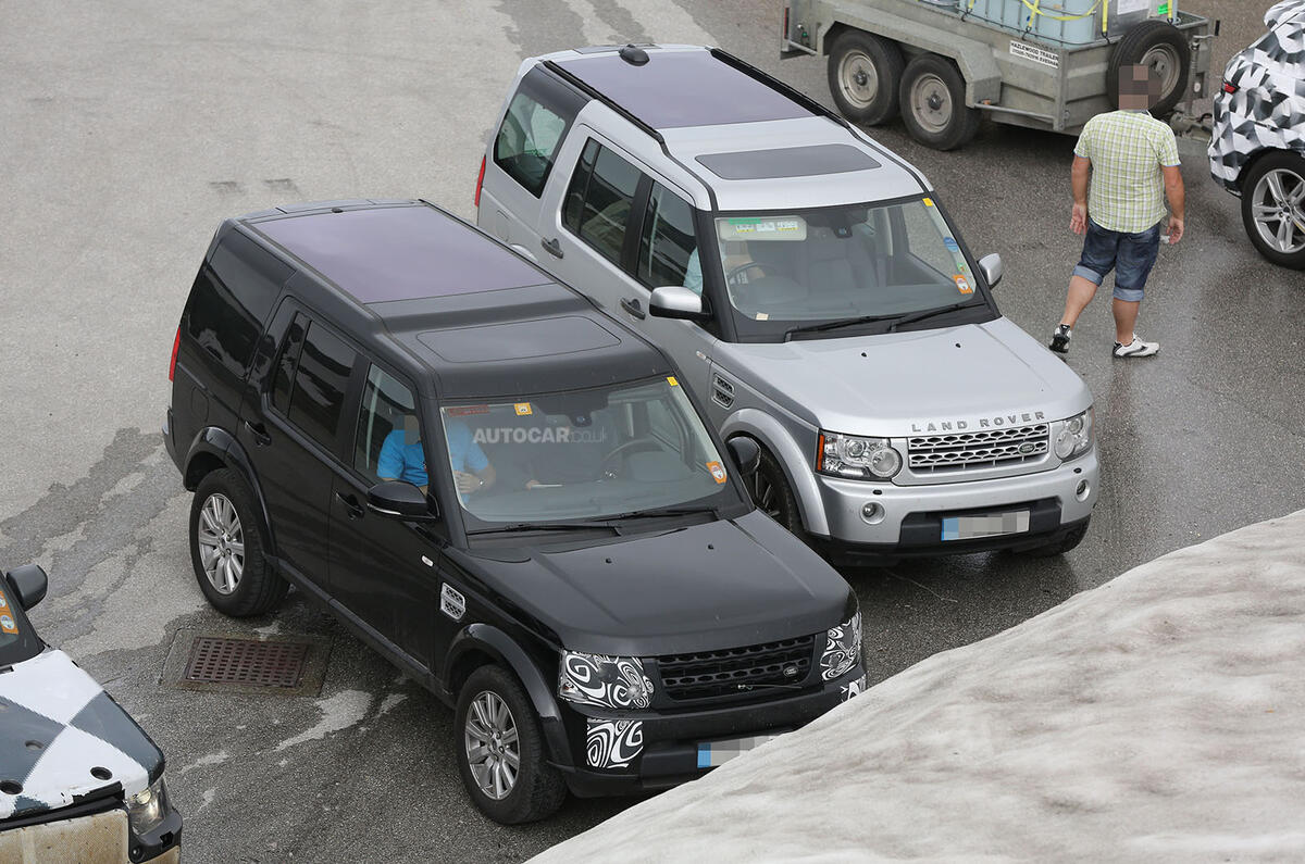 no title Land Rover Discovery facelift spotted
