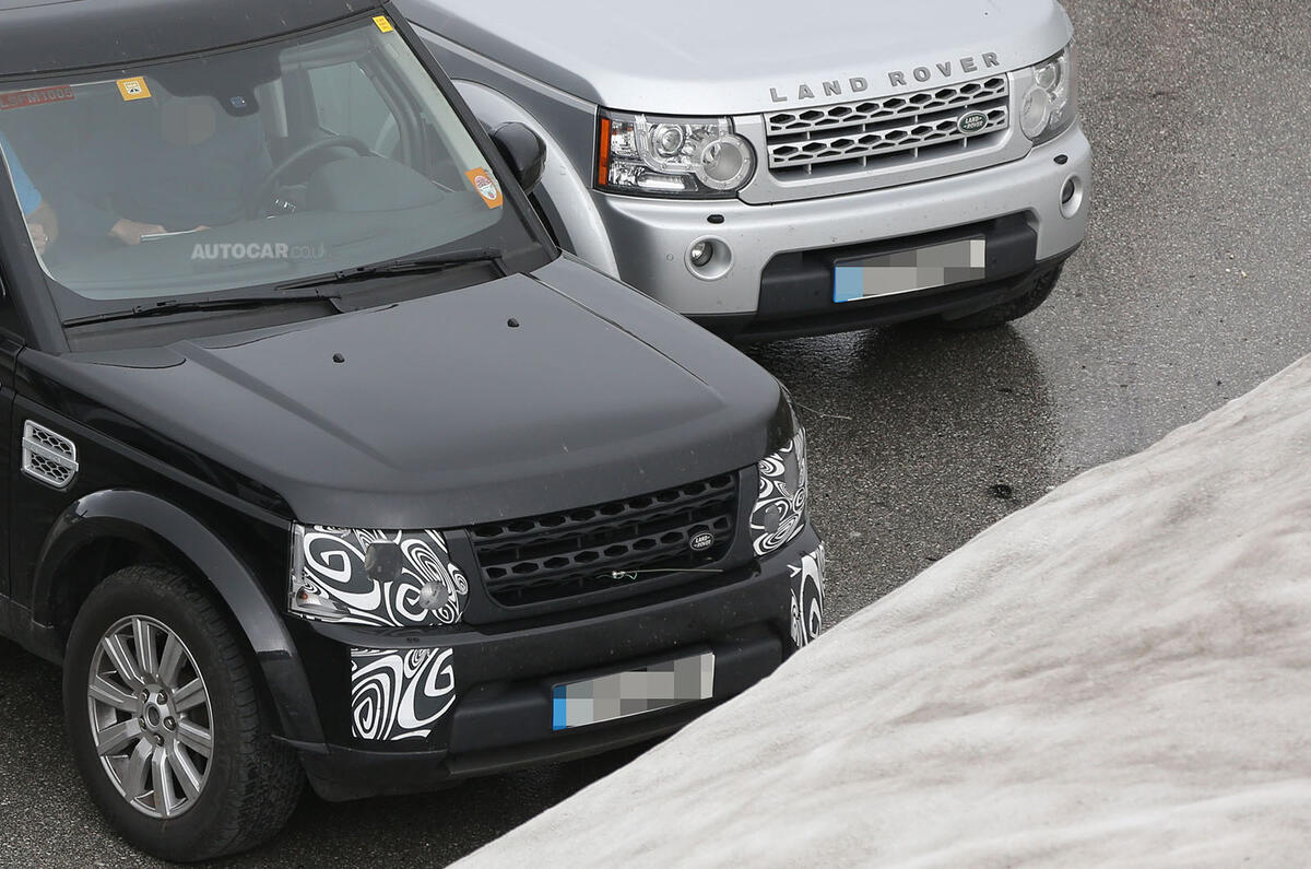 no title Land Rover Discovery facelift spotted
