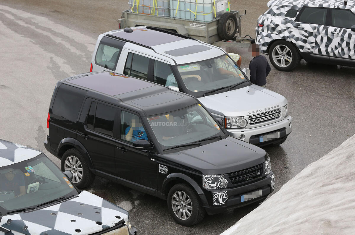 no title Land Rover Discovery facelift spotted