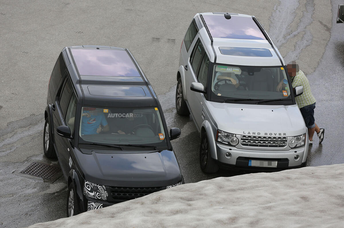 no title Land Rover Discovery facelift spotted