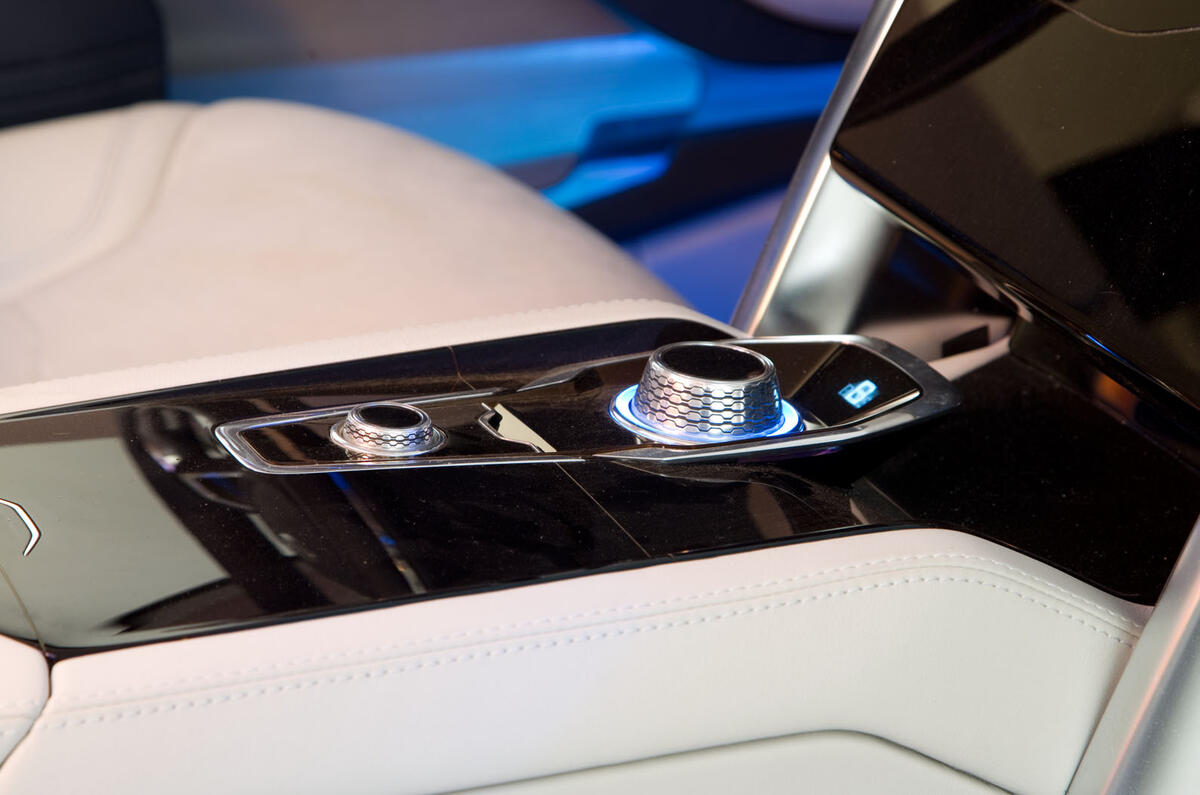 no title Land Rover Discovery Vision concept - exclusive studio pictures