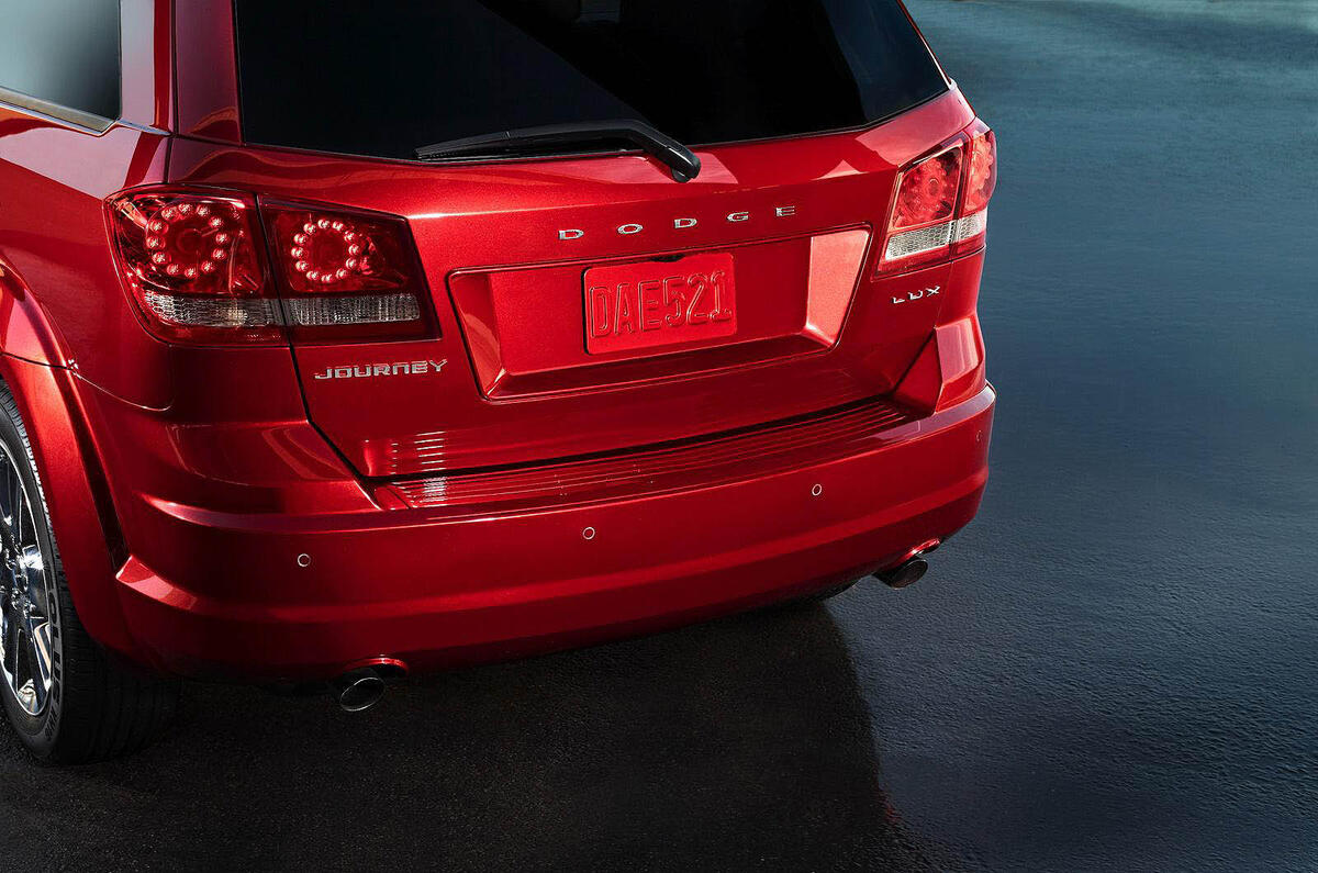 Dodge Journey facelift revealed