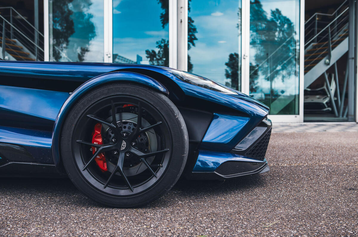 donkervoort f22 review 2023 12 front detail donkervoort f22 review 2023 12 front detail