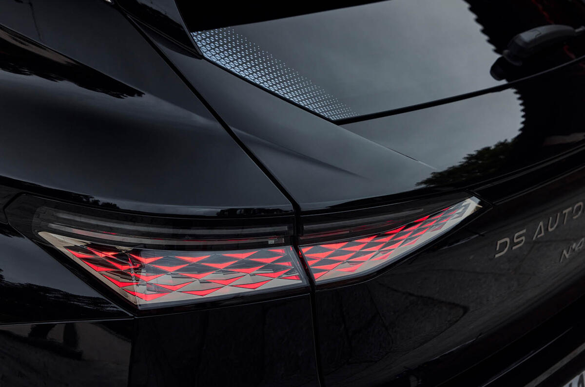 DS No4 PHEV review 2025 005