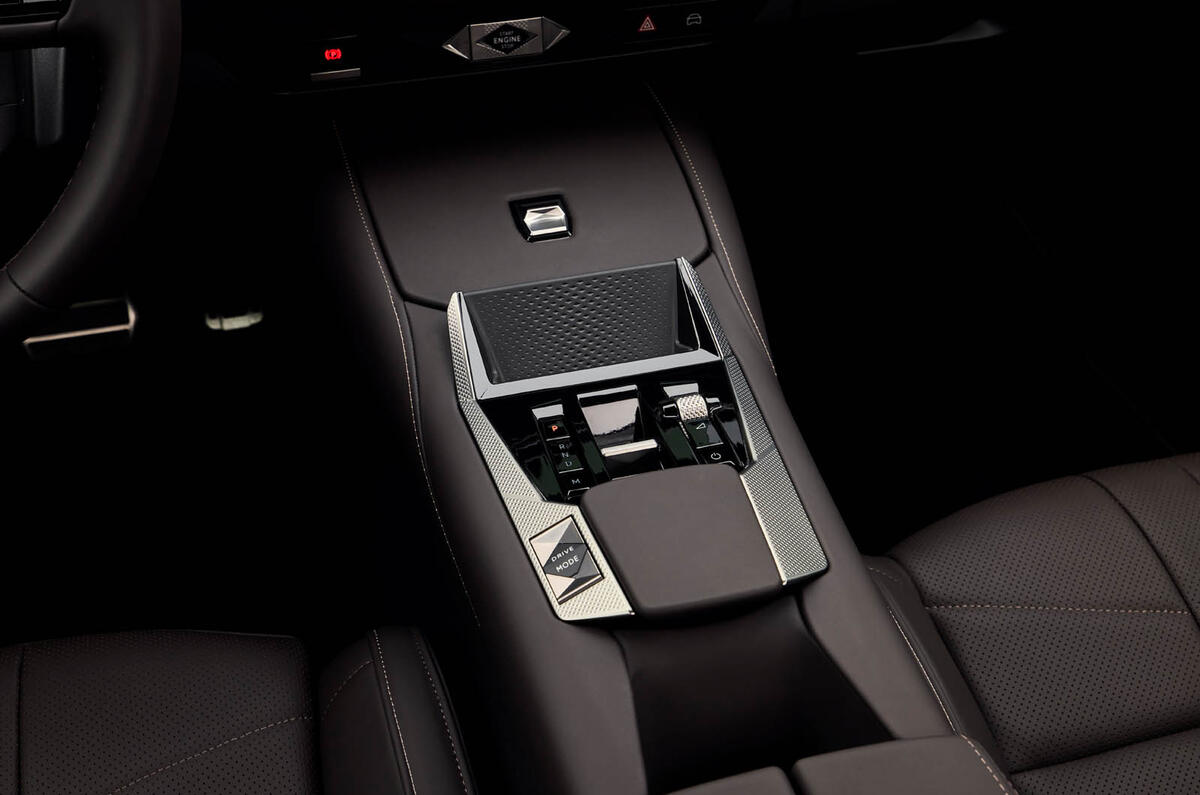 DS No4 PHEV review 2025 008