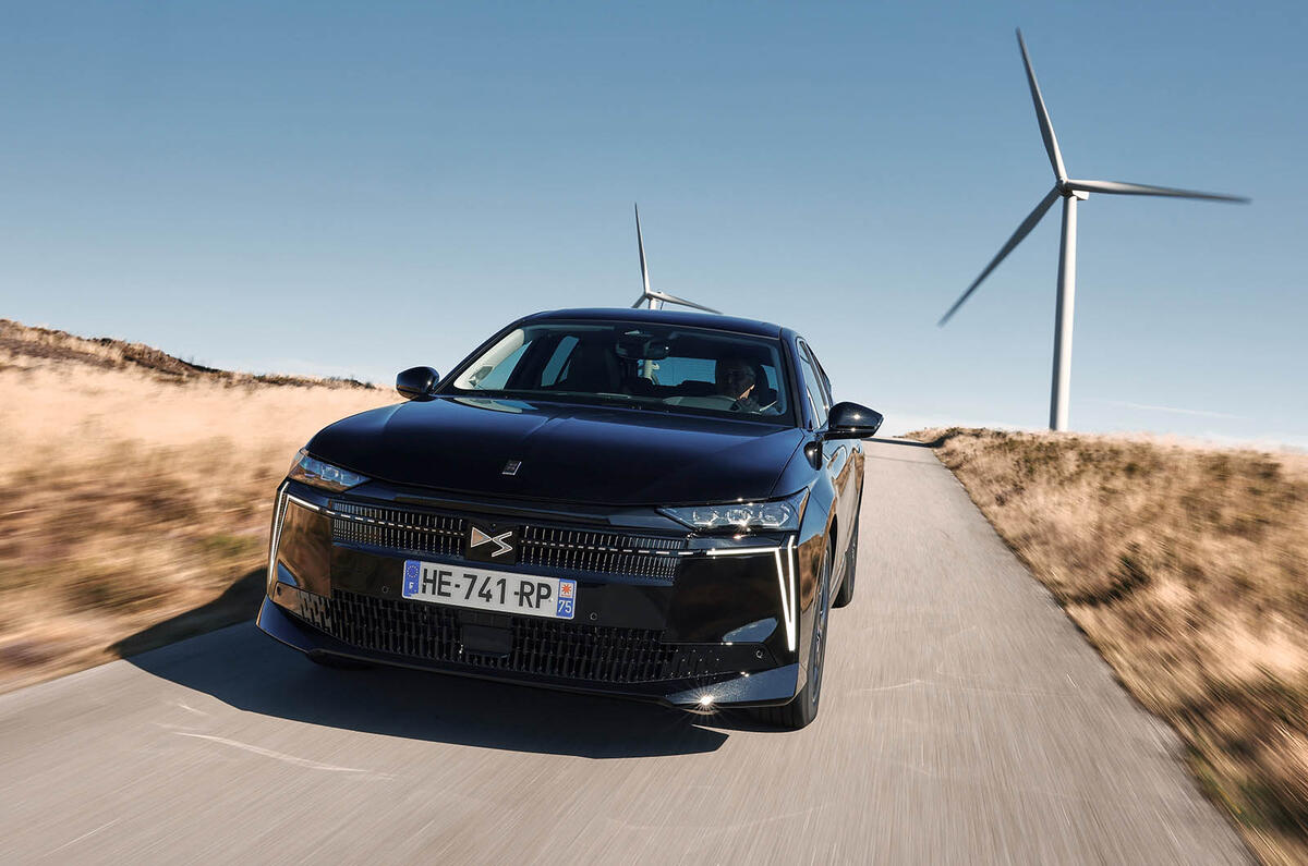 DS No4 PHEV review 2025 015