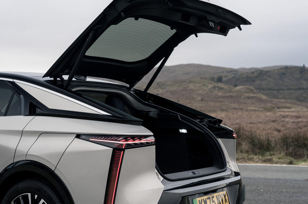 DS No8 review 2026 007