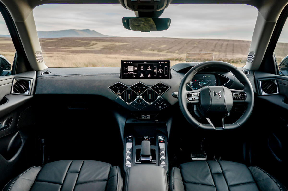 DS3 2025 Review dash 51 DS3 2025 Review dash 51
